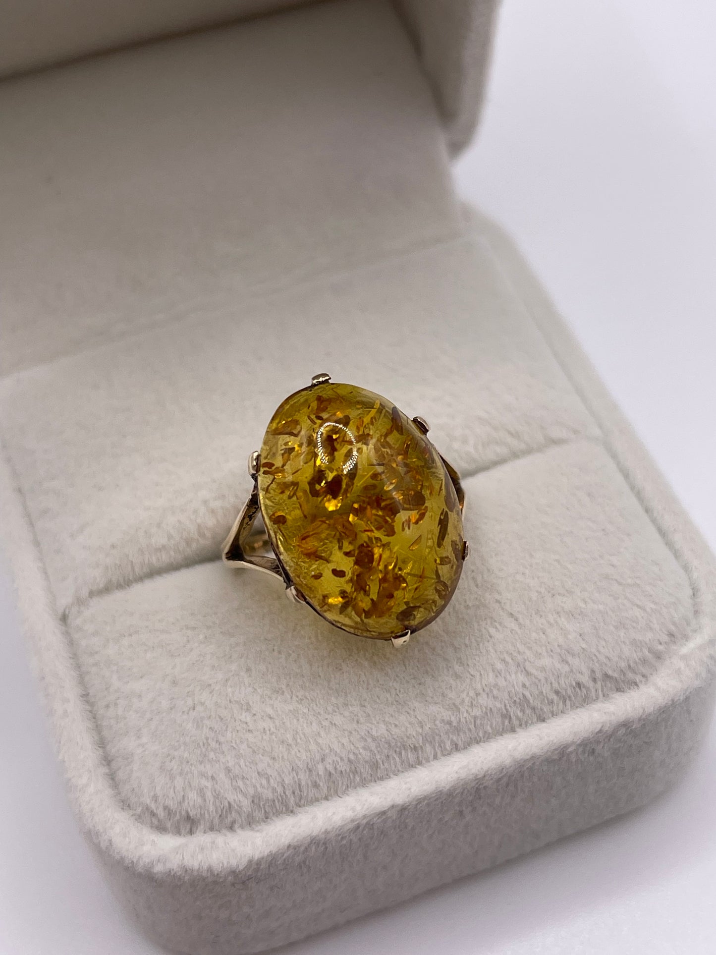 9ct gold amber ring