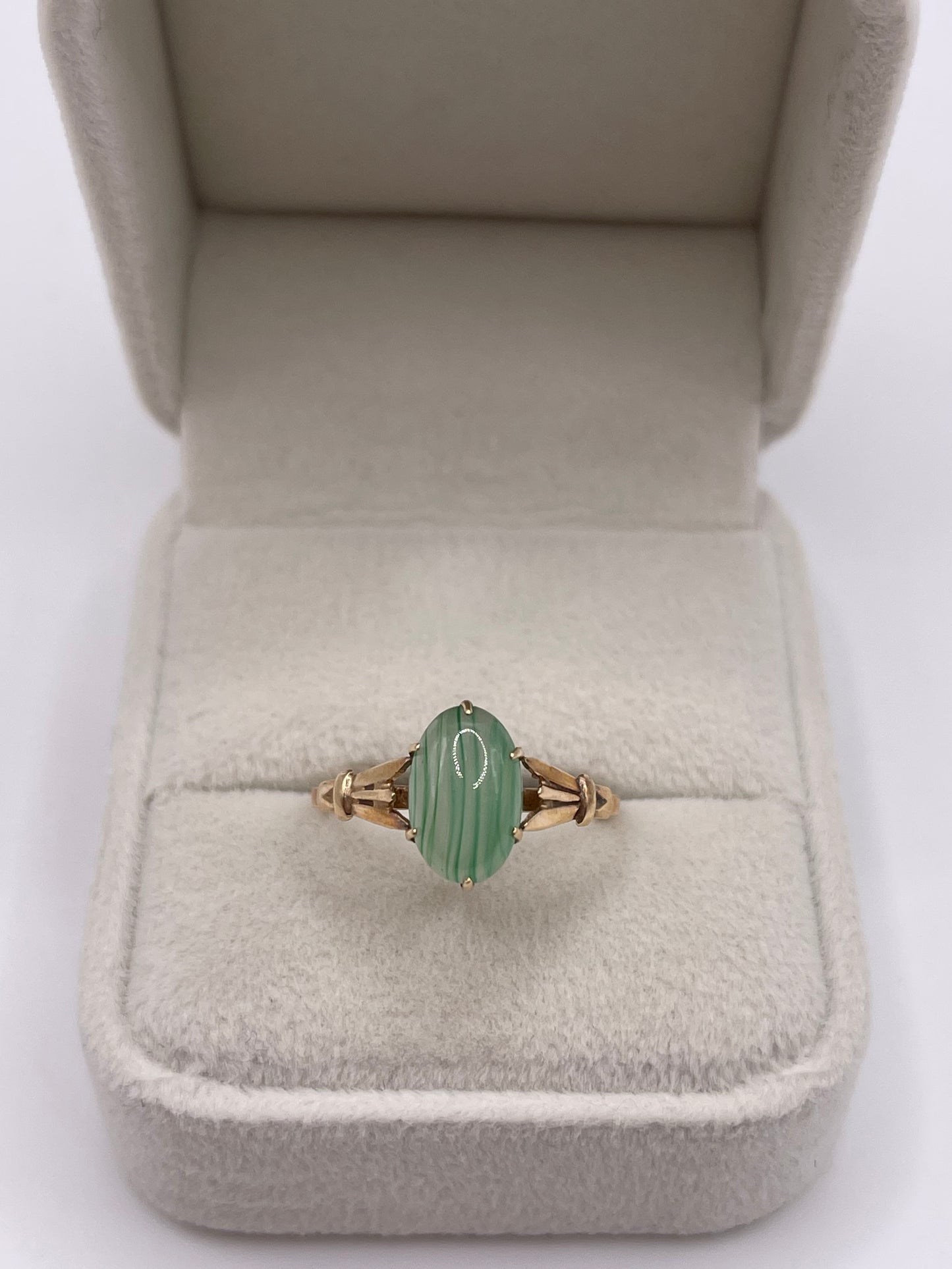 9ct gold agate ring