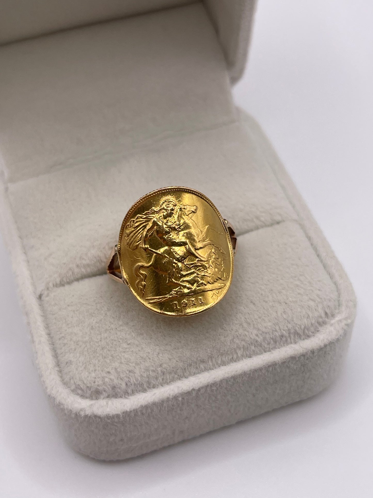 22ct gold half sovereign ring - 9ct band