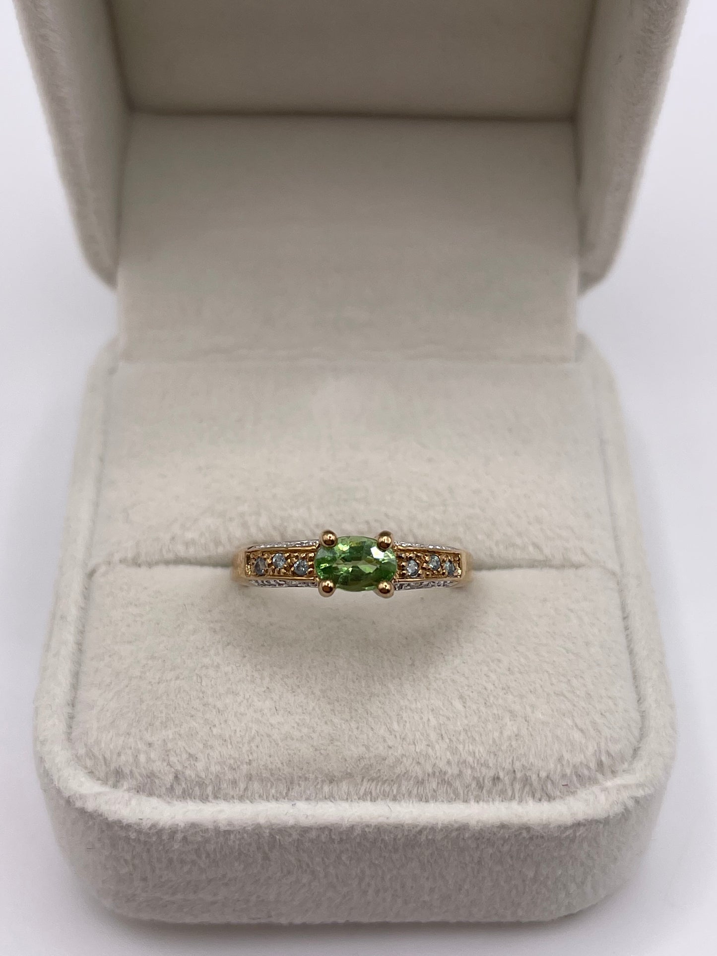 9ct gold tsavorite and diamond ring
