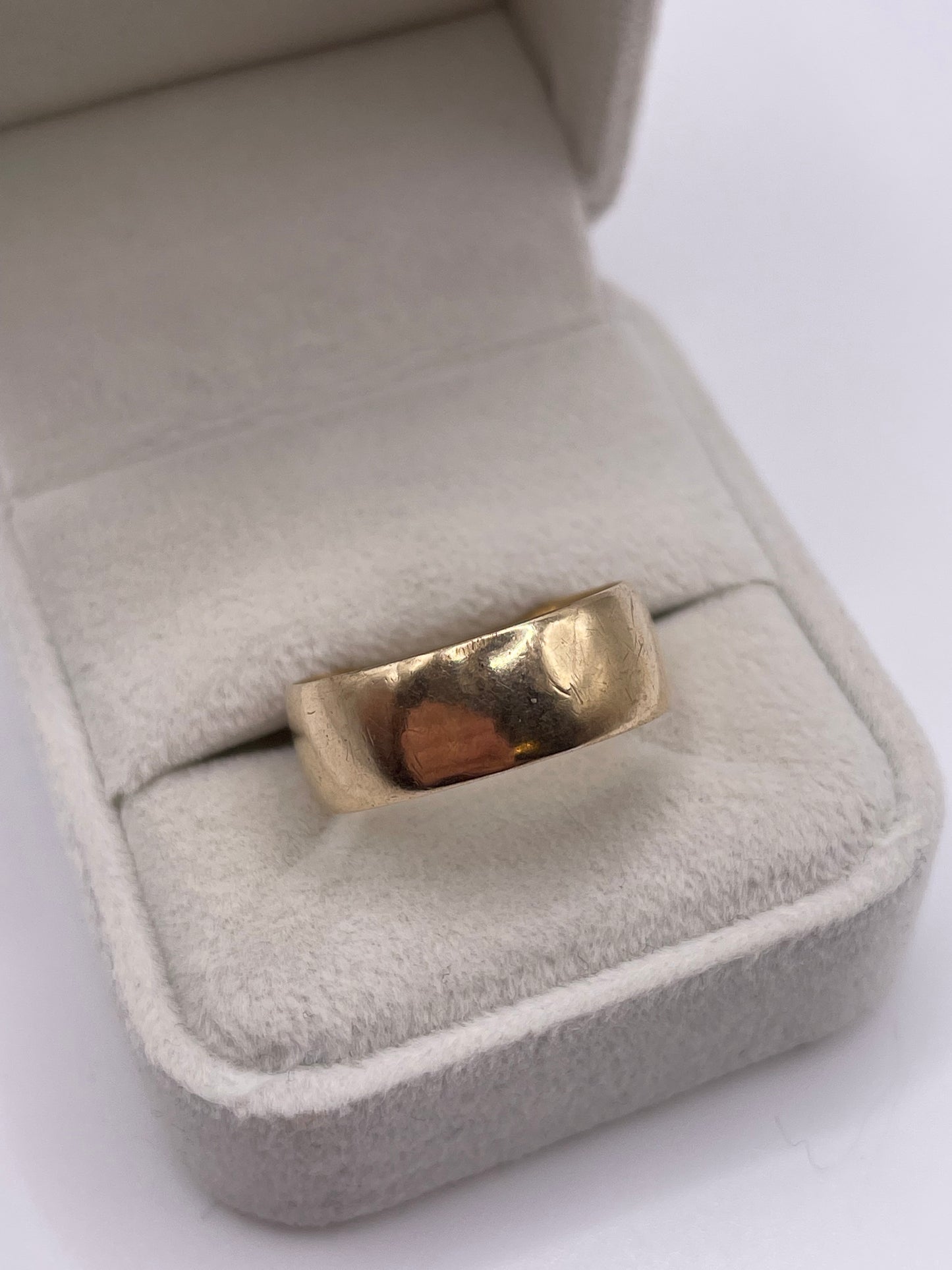 9ct gold band