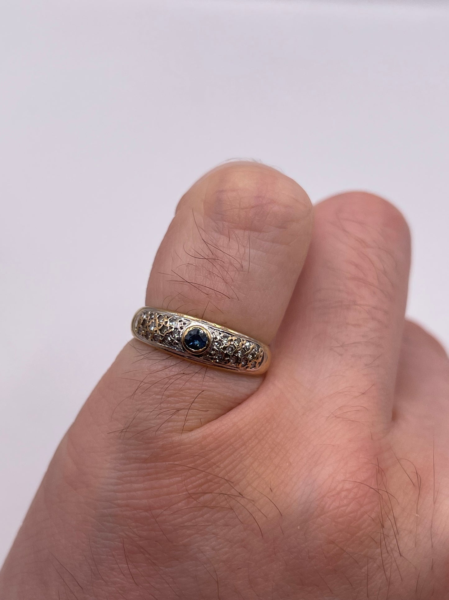 9ct gold sapphire and diamond ring