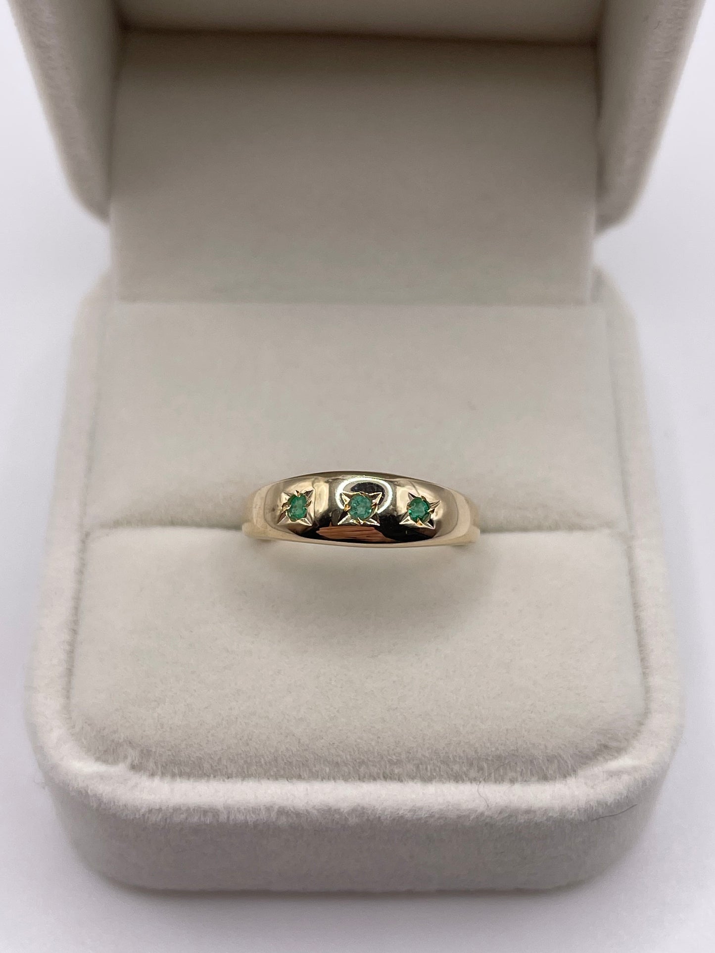 9ct gold emerald gypsy ring