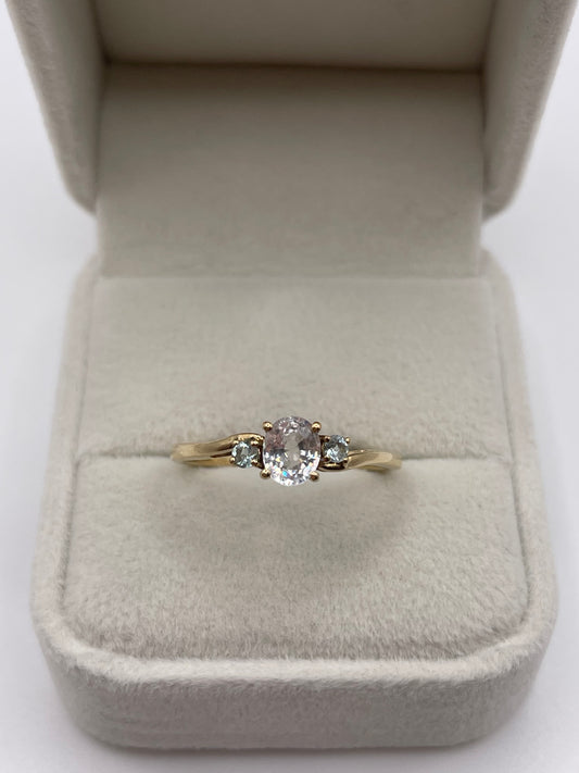 9ct gold topaz ring