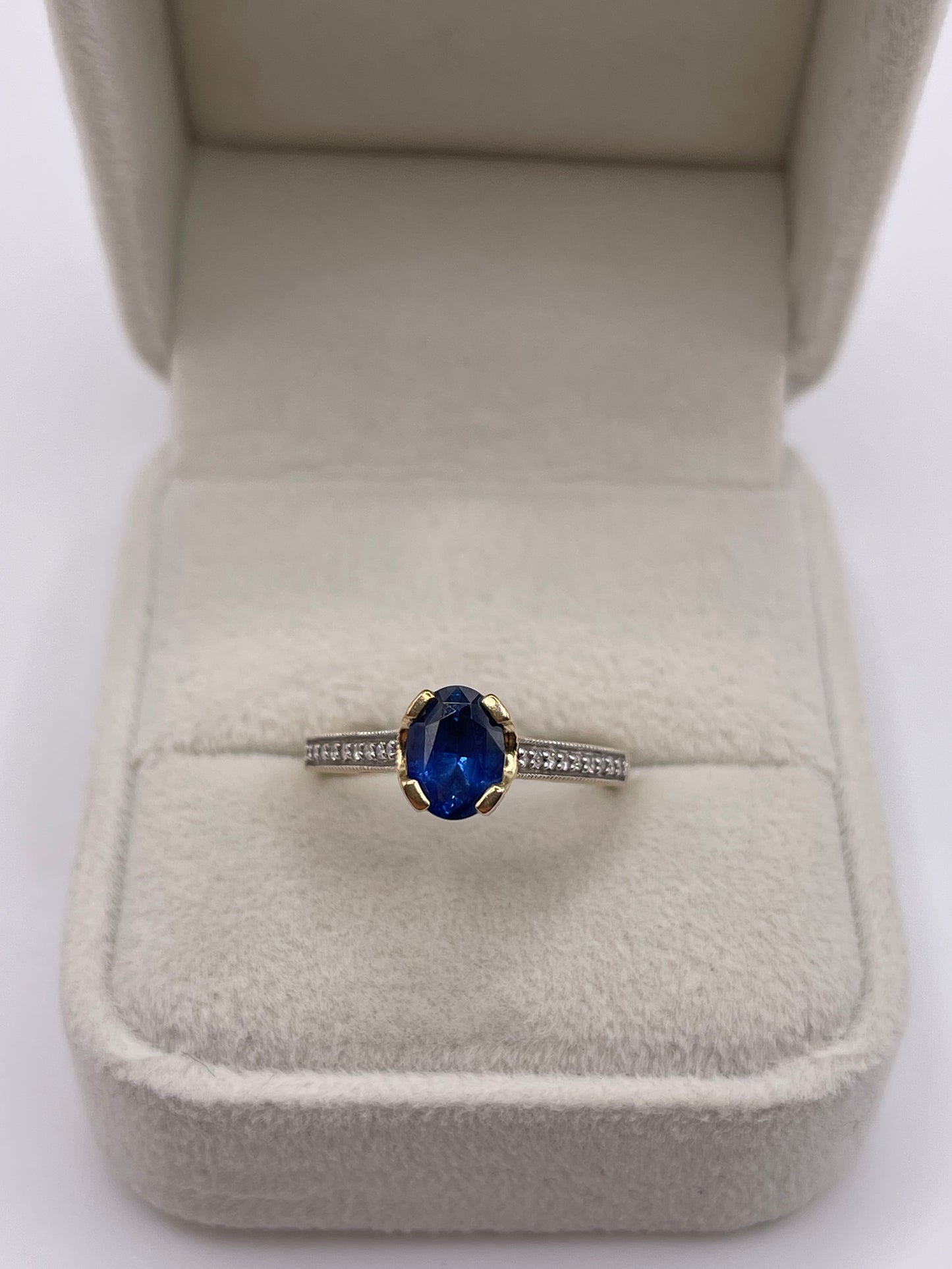 9ct gold sapphire and diamond ring