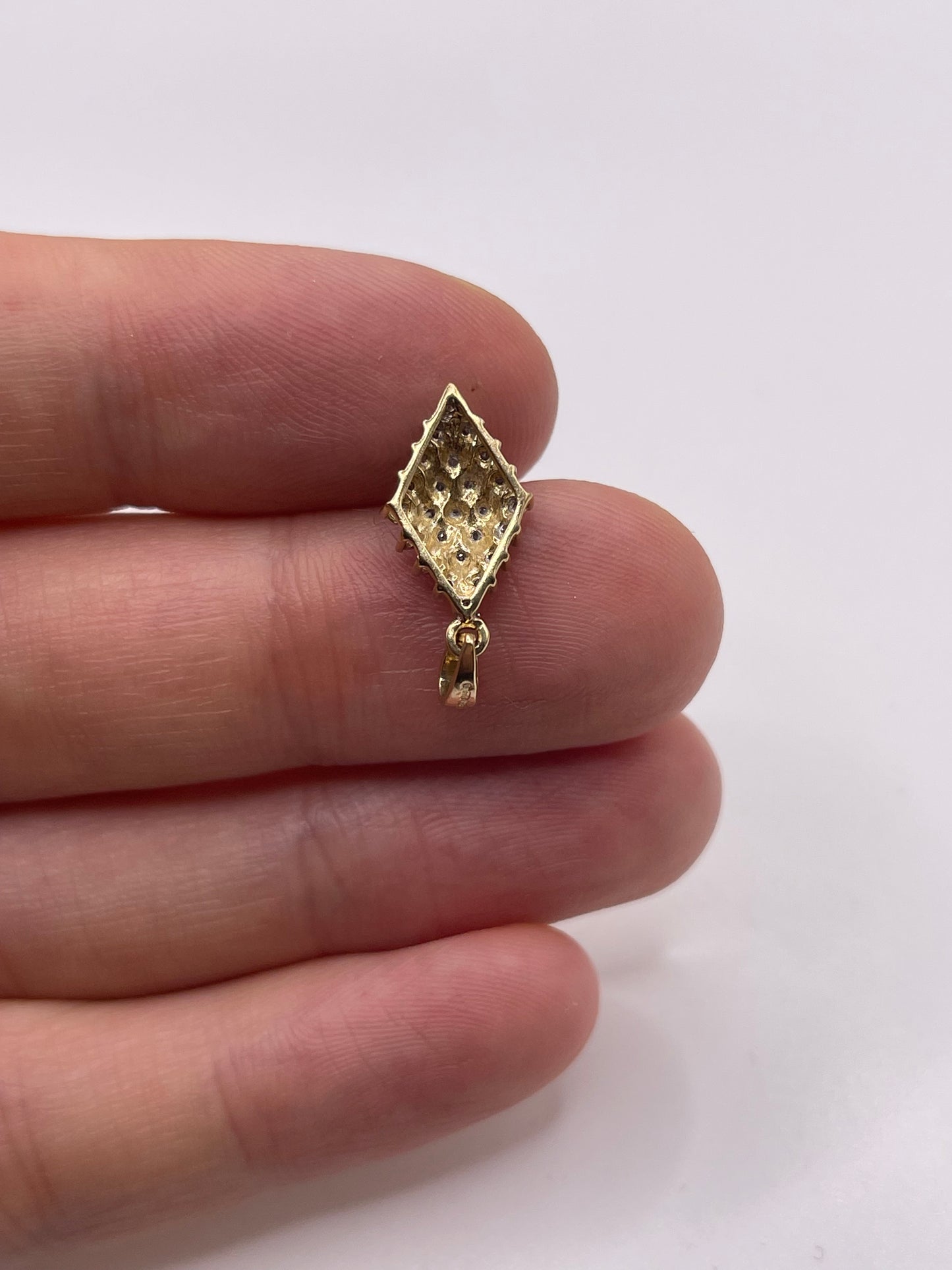 9ct gold diamond cluster pendant