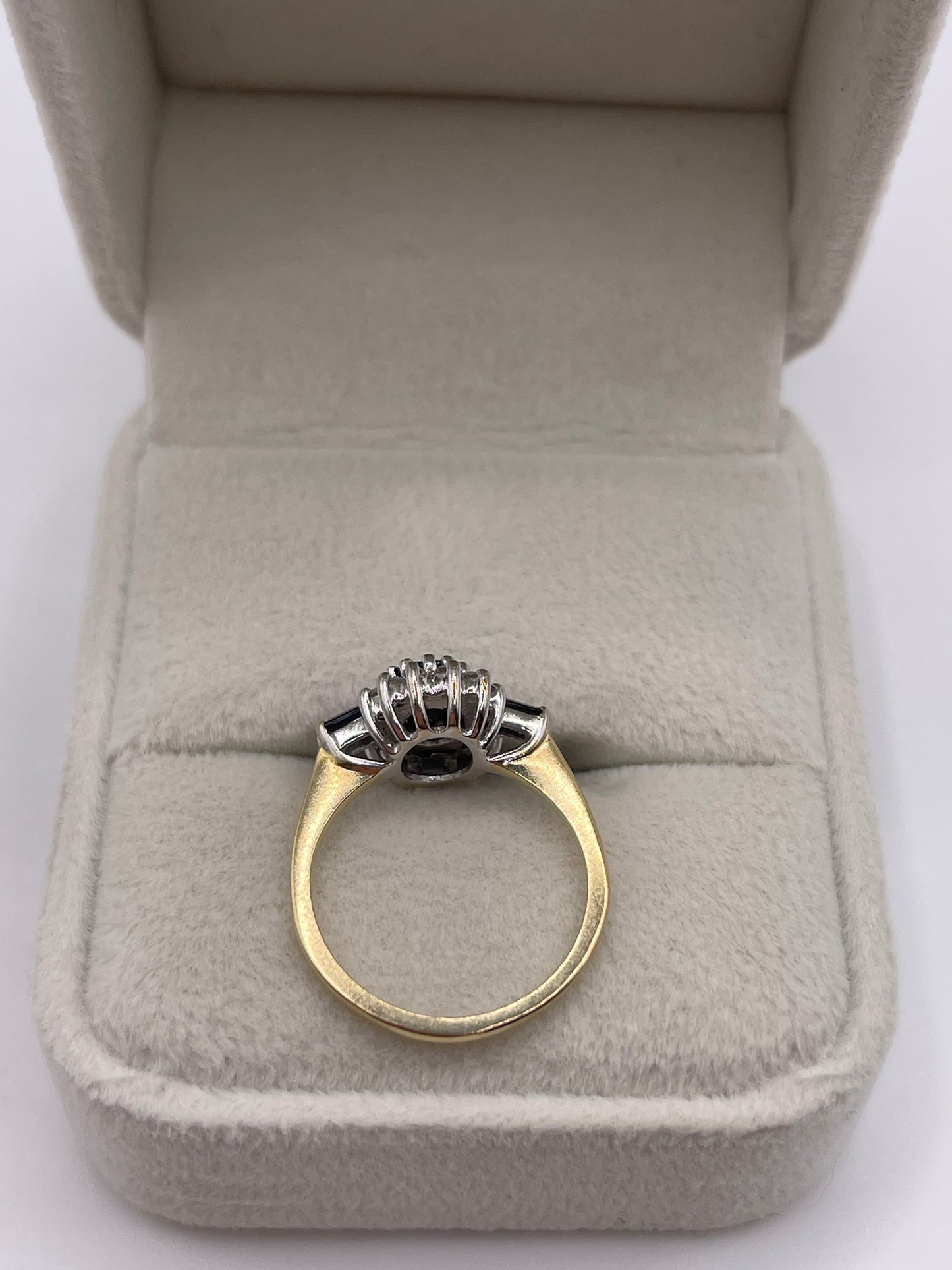 9ct gold sapphire and diamond ring