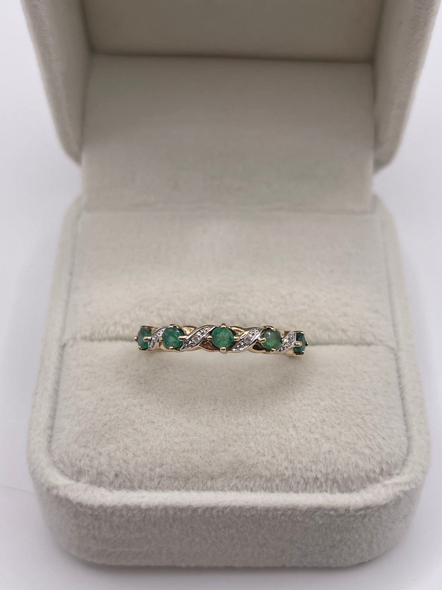 9ct gold emerald and diamond ring