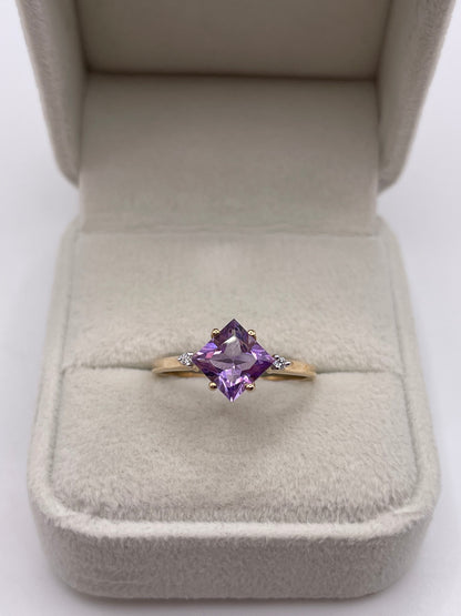 9ct gold amethyst and zircon ring