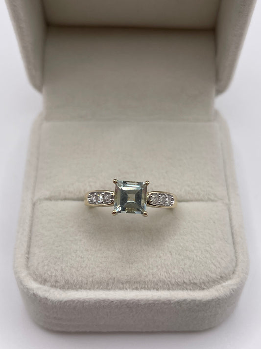 9ct gold green amethyst and diamond ring