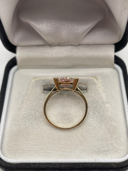 9ct gold morganite and diamond ring