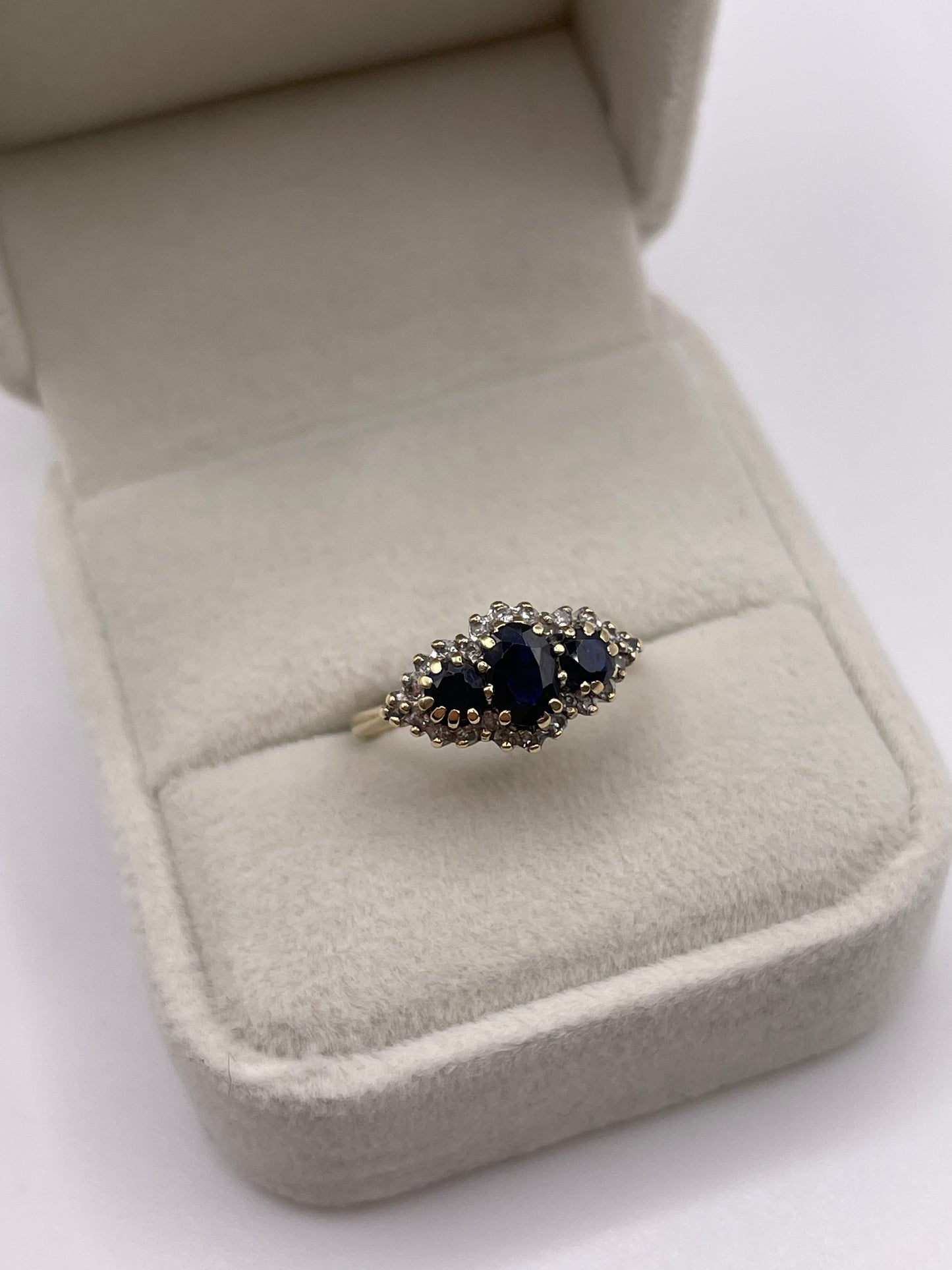 9ct gold sapphire and diamond ring