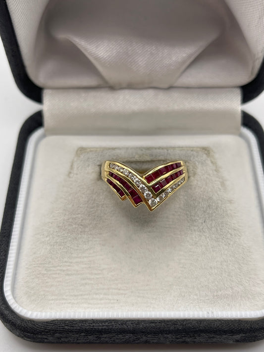 18ct gold ruby and diamond ring