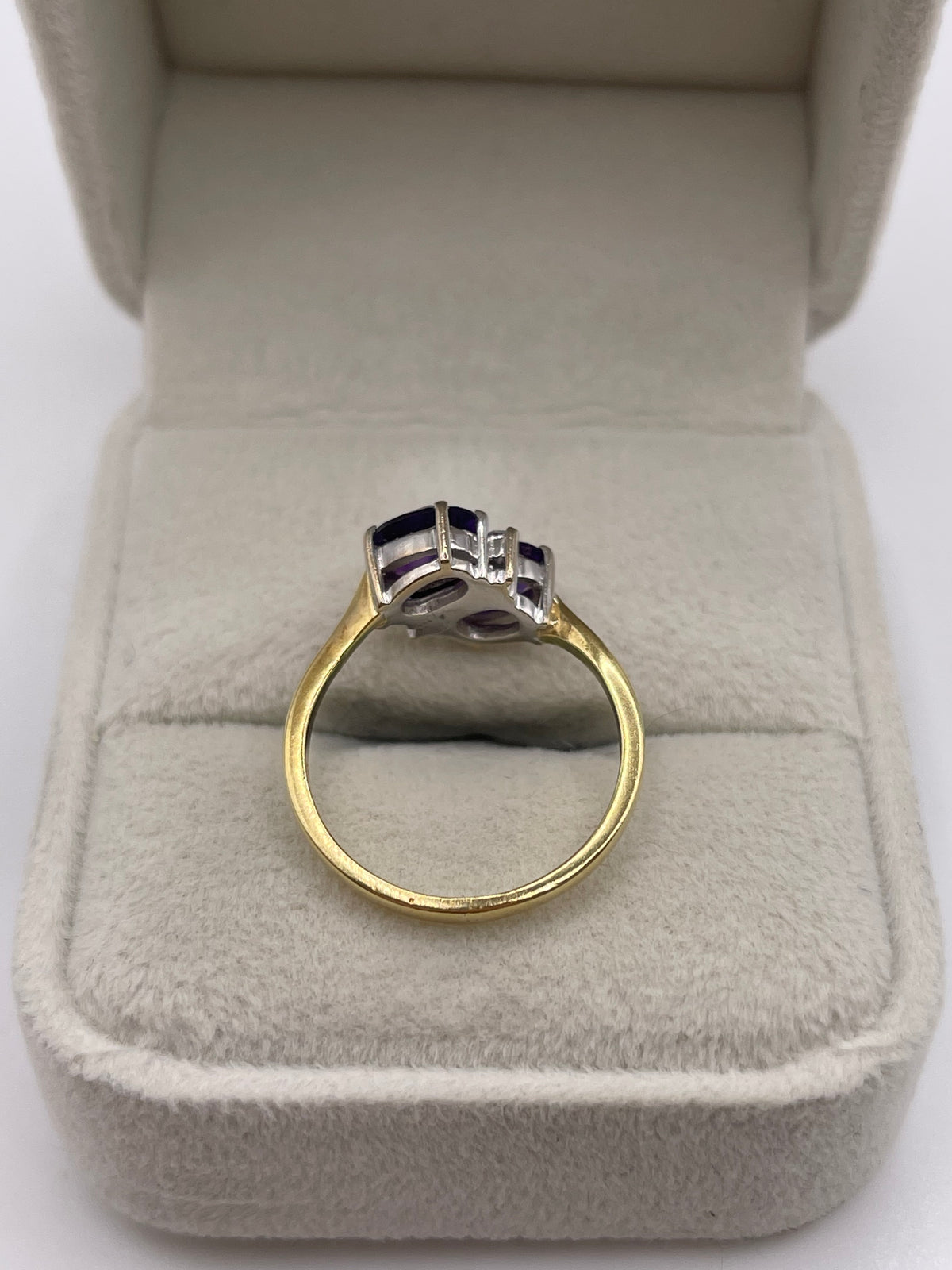 18ct gold amethyst and diamond ring