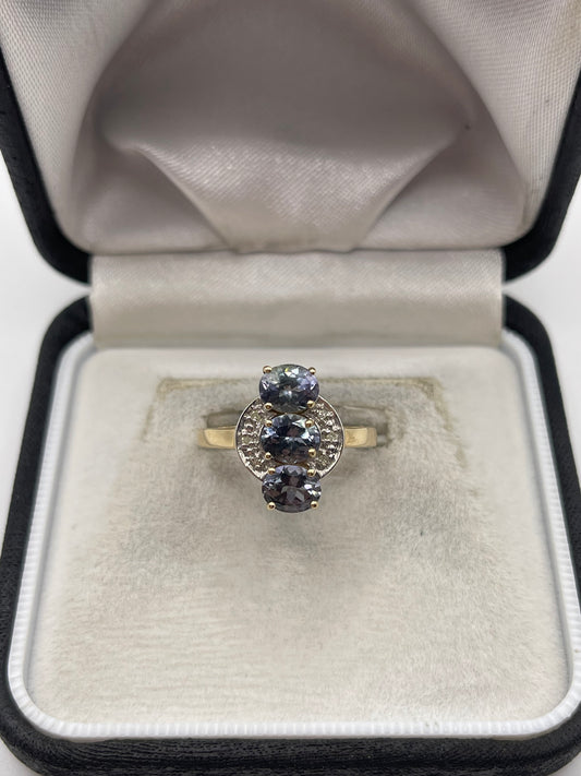 9ct gold tanzanite and diamond ring