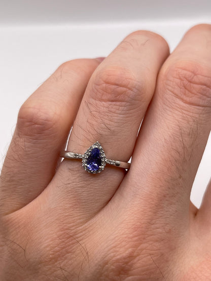 9ct white gold tanzanite and diamond ring