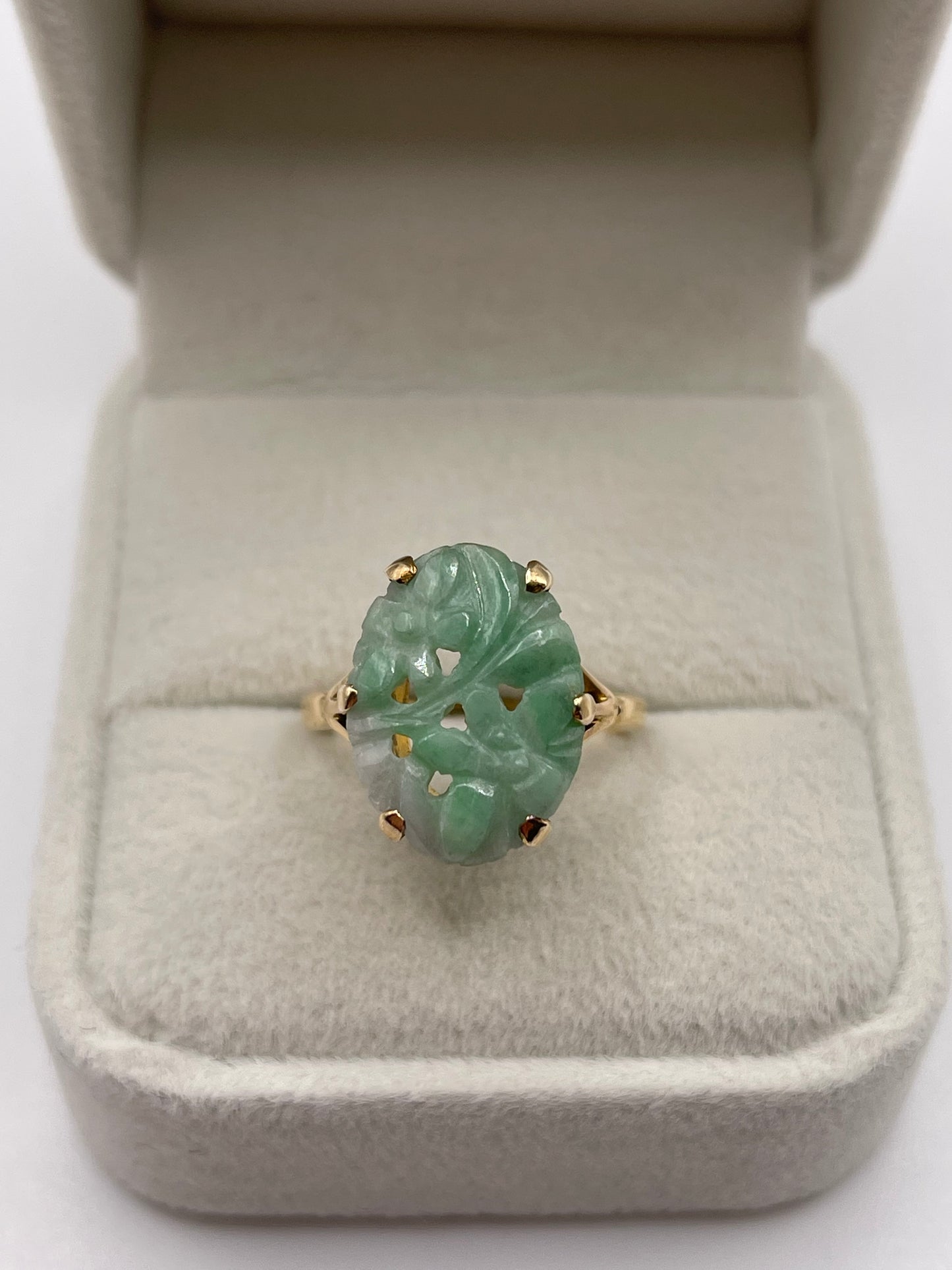 9ct gold carved jade ring