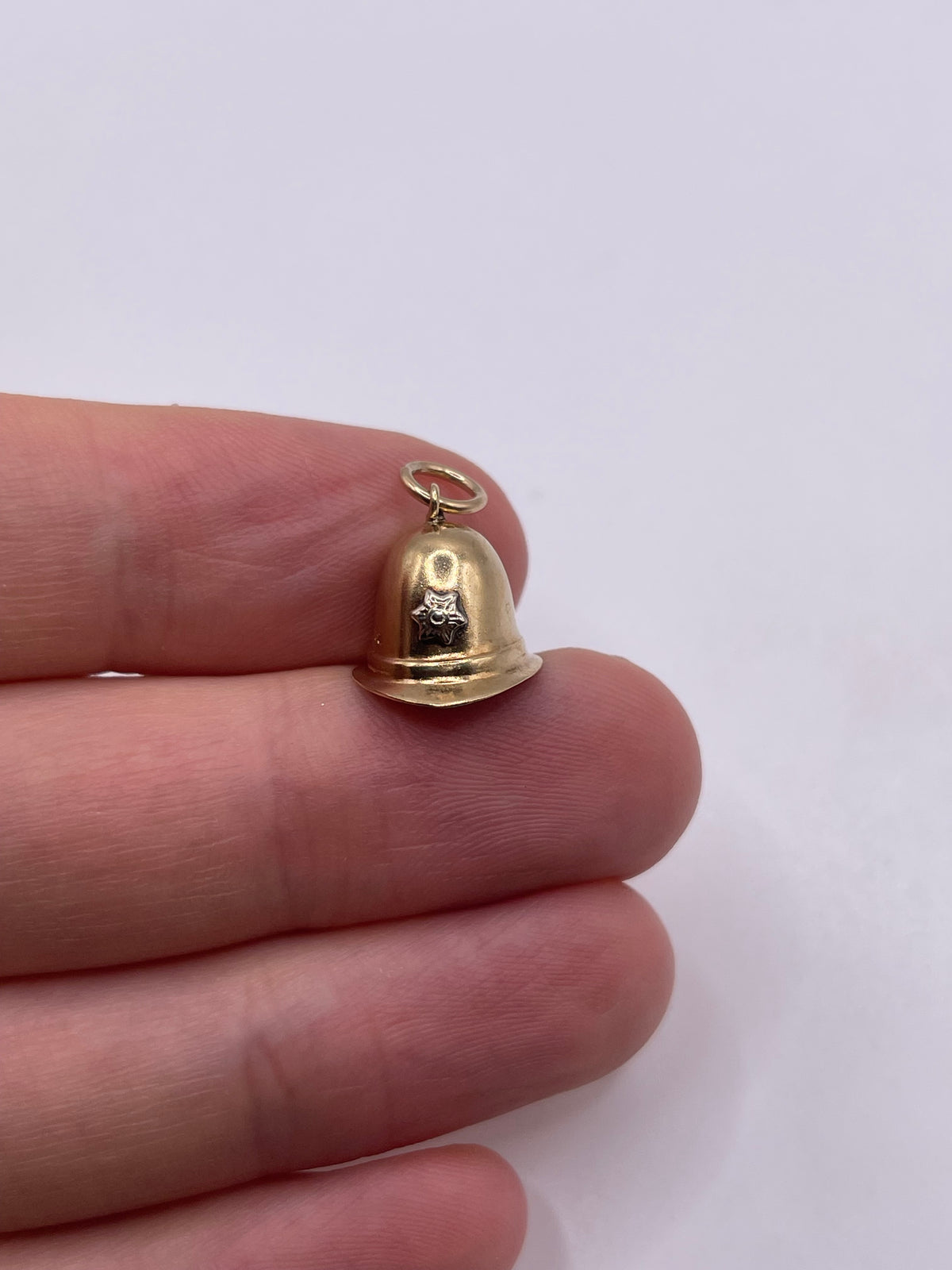 9ct gold police helmet charm