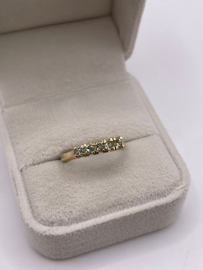9ct gold quartz ring