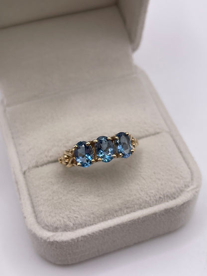 9ct gold blue topaz ring