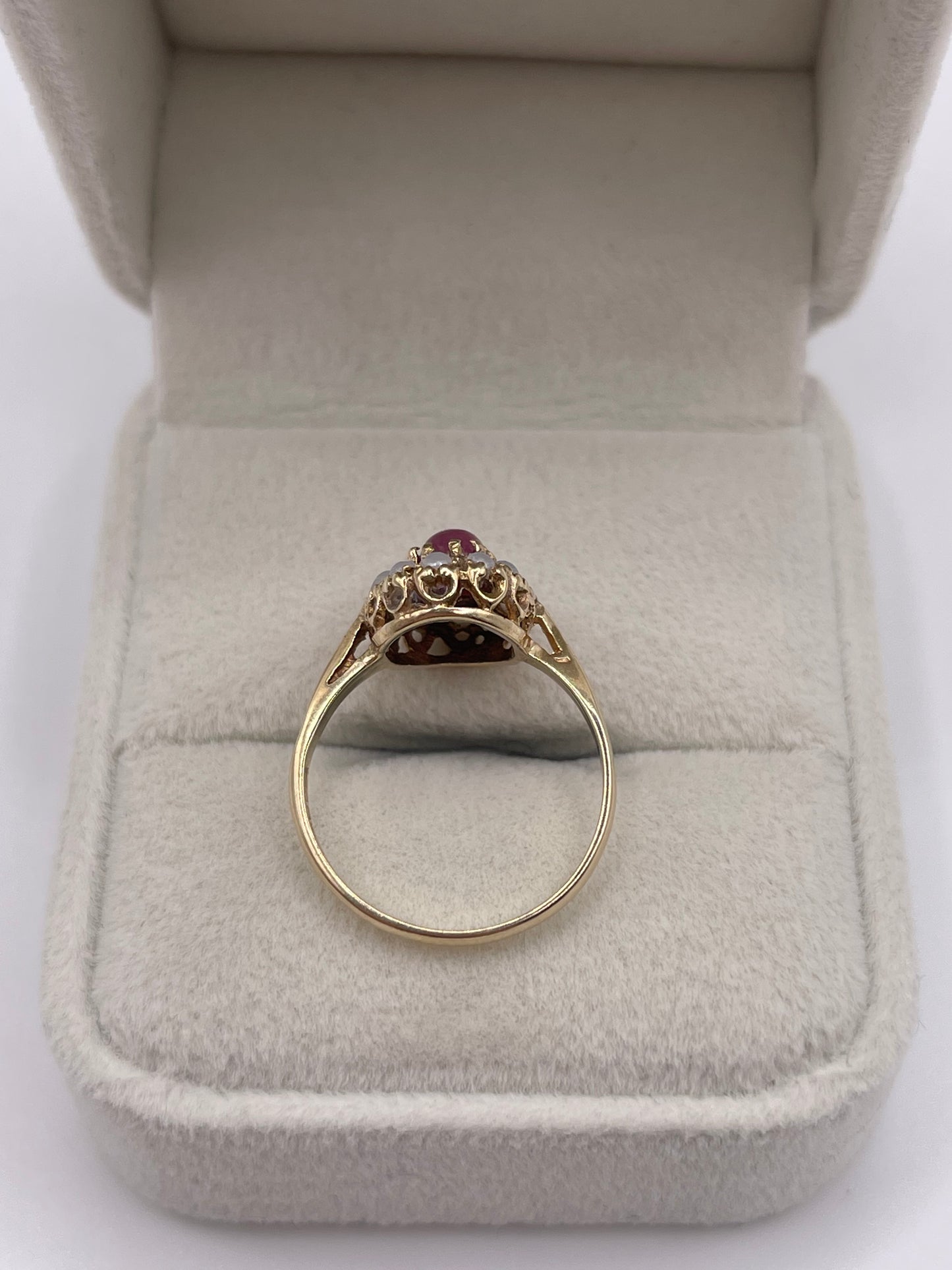 9ct gold cabochon ruby and pearl ring