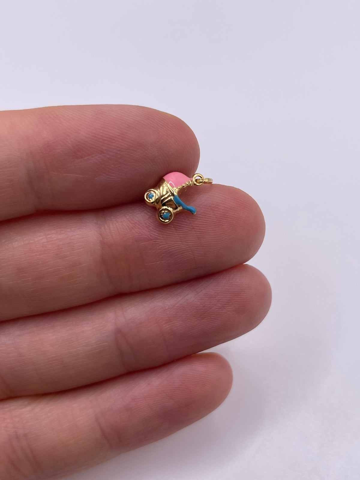 9ct gold enamelled pram charm