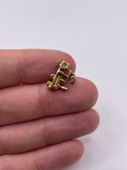 9ct gold train charm