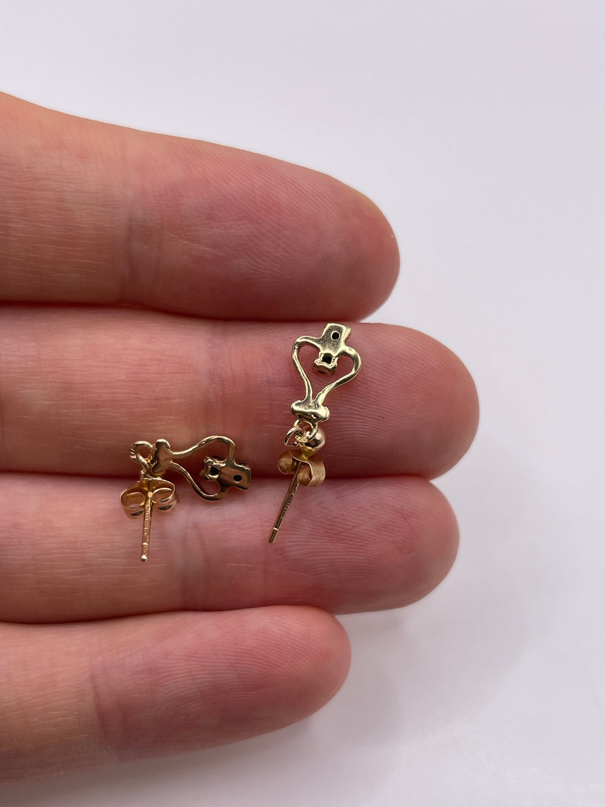 9ct gold sapphire earrings