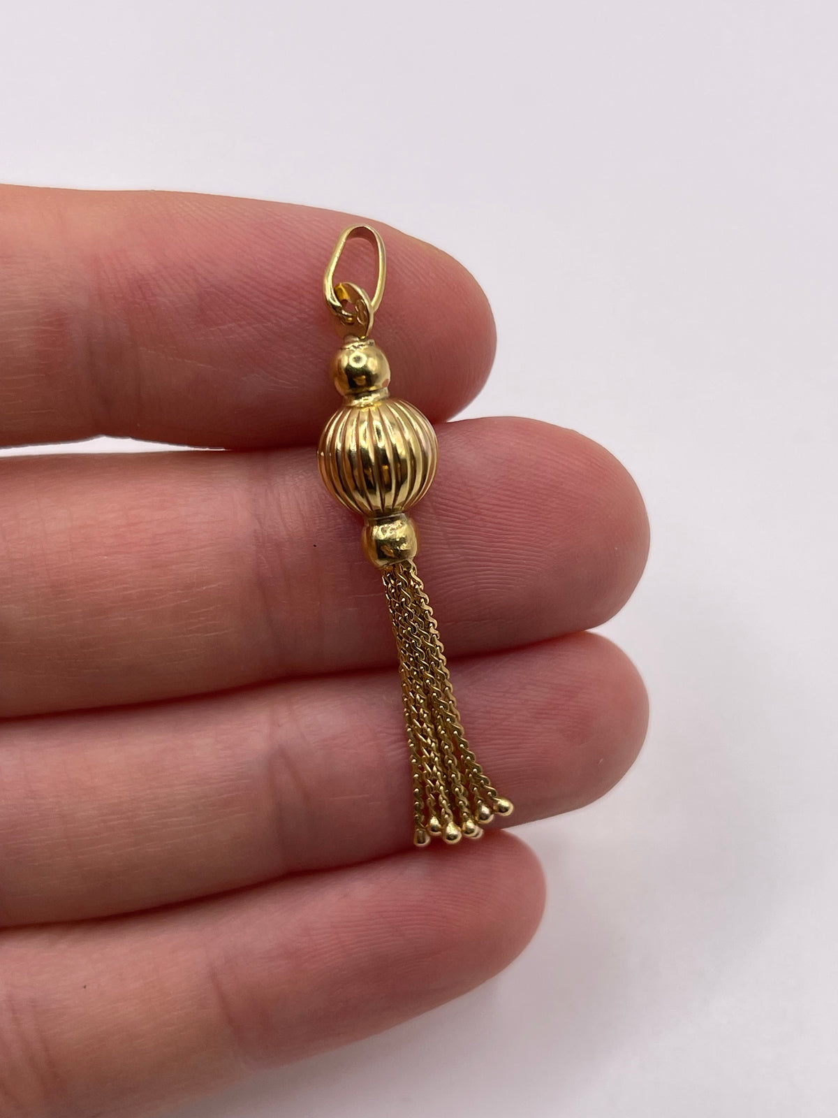 9ct gold tassel pendant