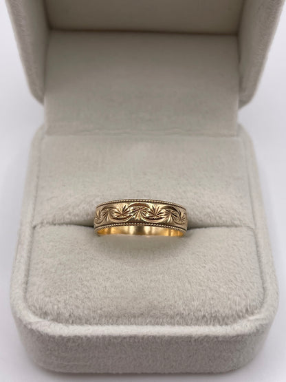 9ct gold patterned ring