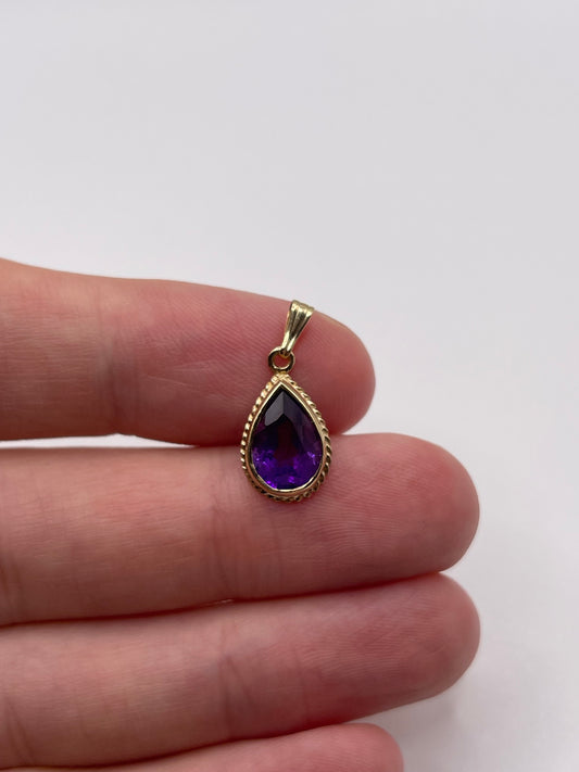 9ct gold amethyst pendant