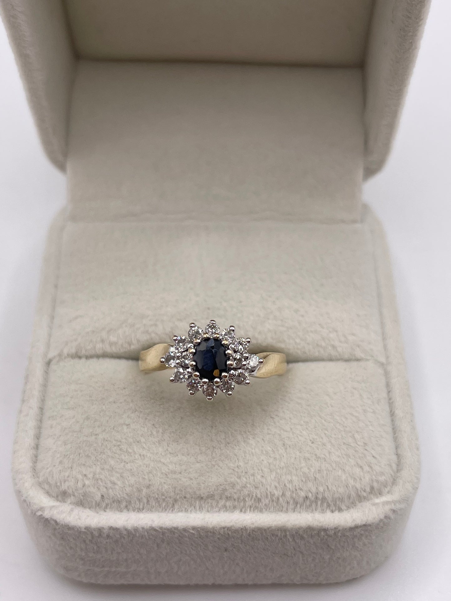 9ct gold sapphire and diamond ring