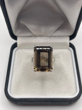 Load image into Gallery viewer, Silver Smokey quartz ring
