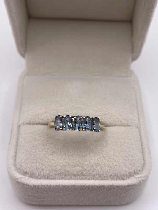 9ct gold topaz ring