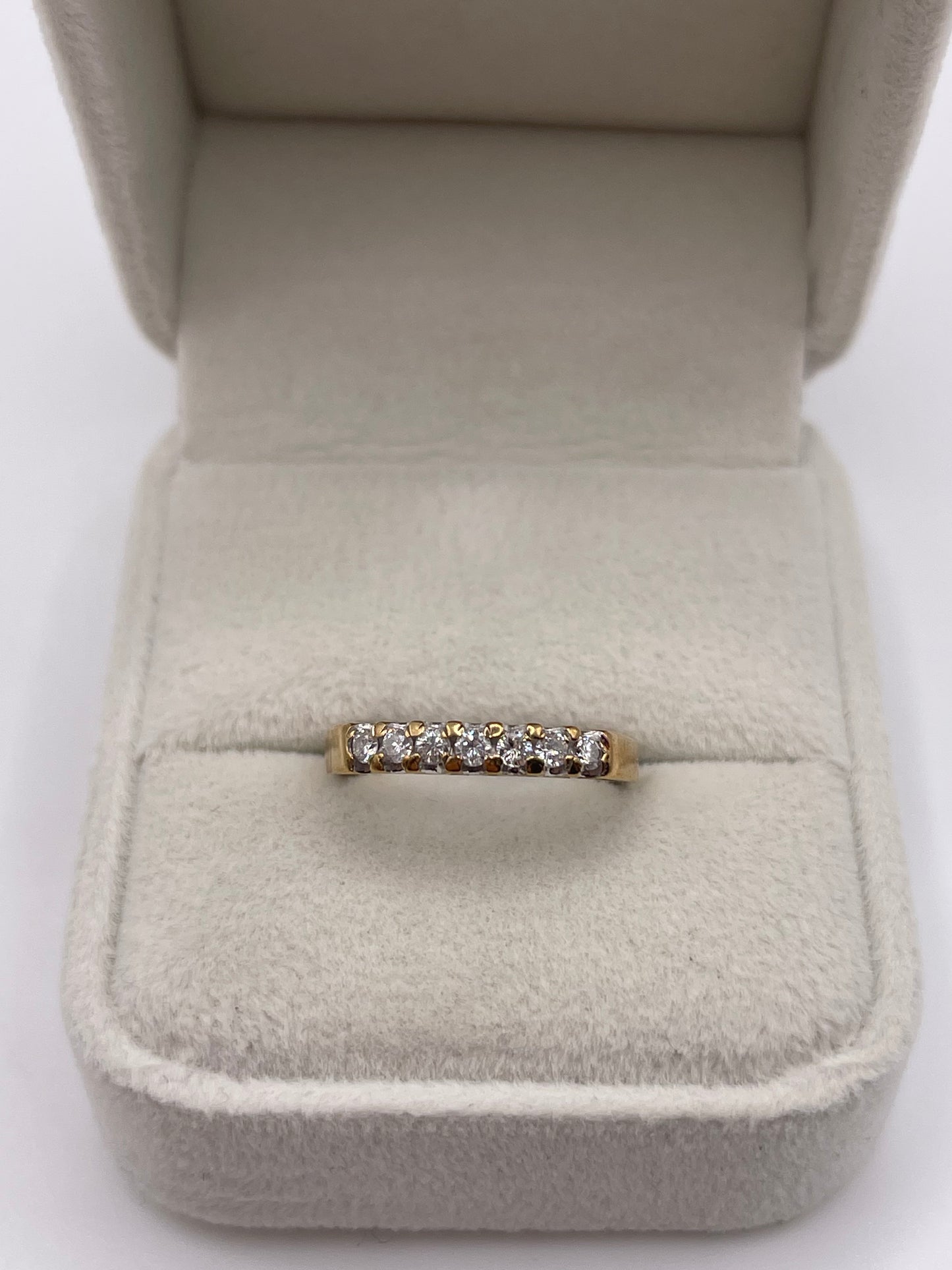 9ct gold diamond ring