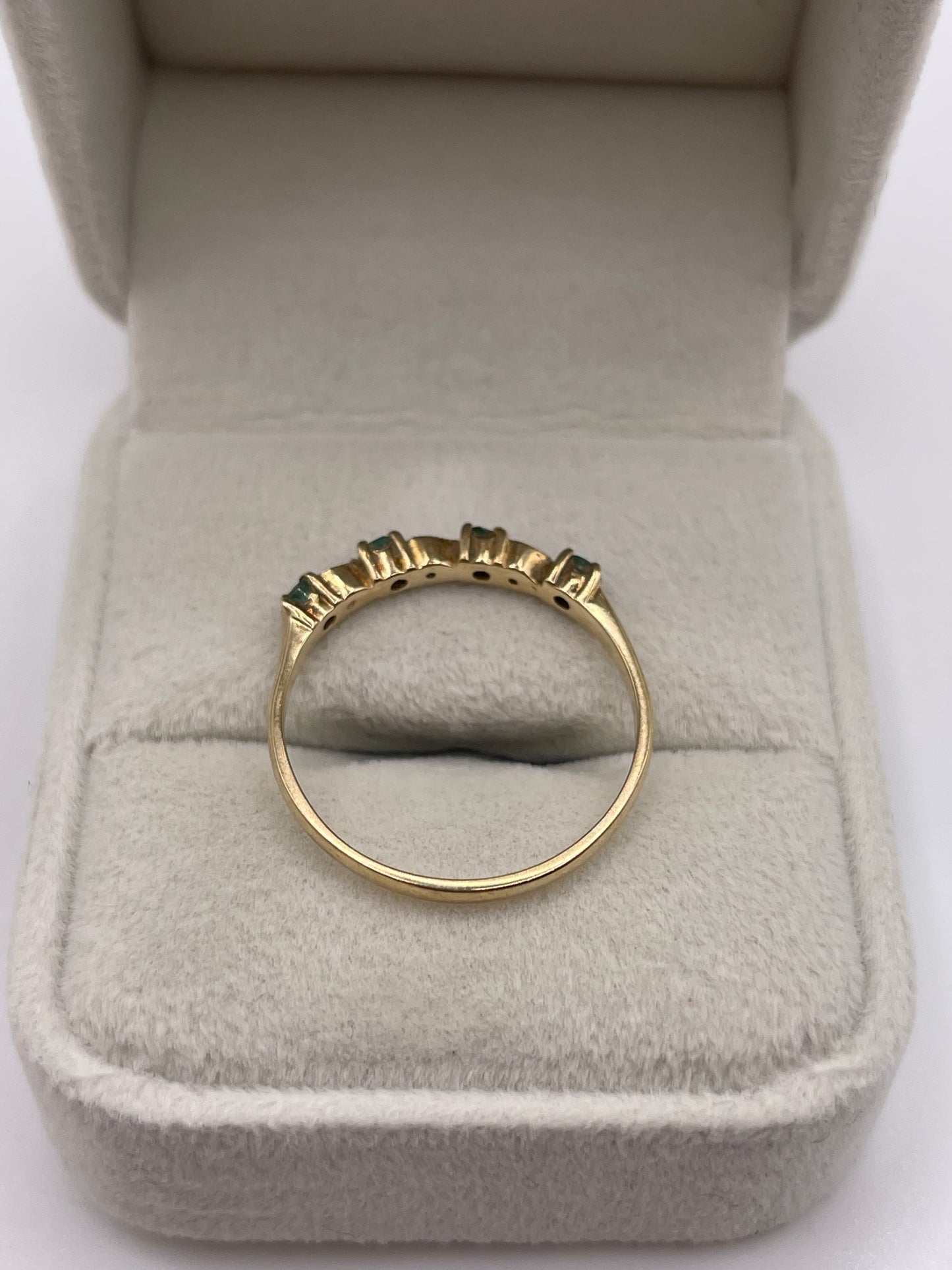 9ct gold emerald and diamond ring