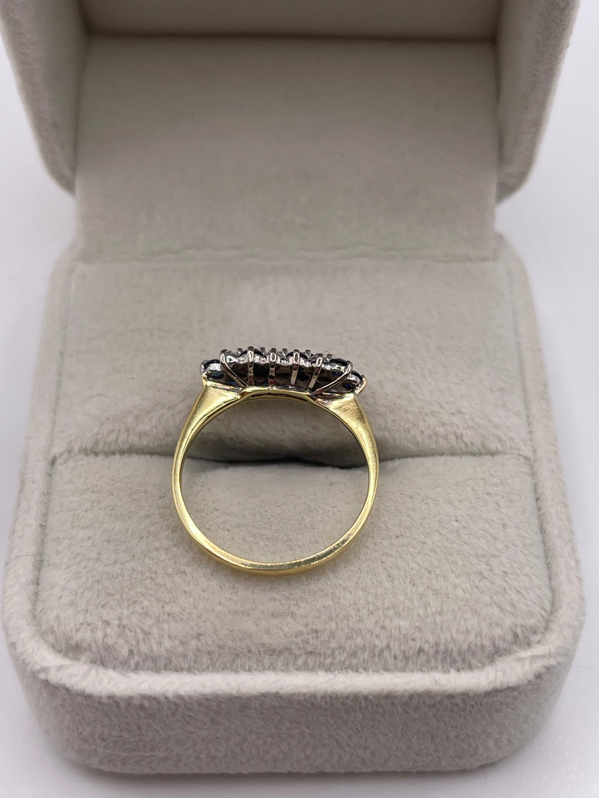 18ct gold sapphire and diamond ring