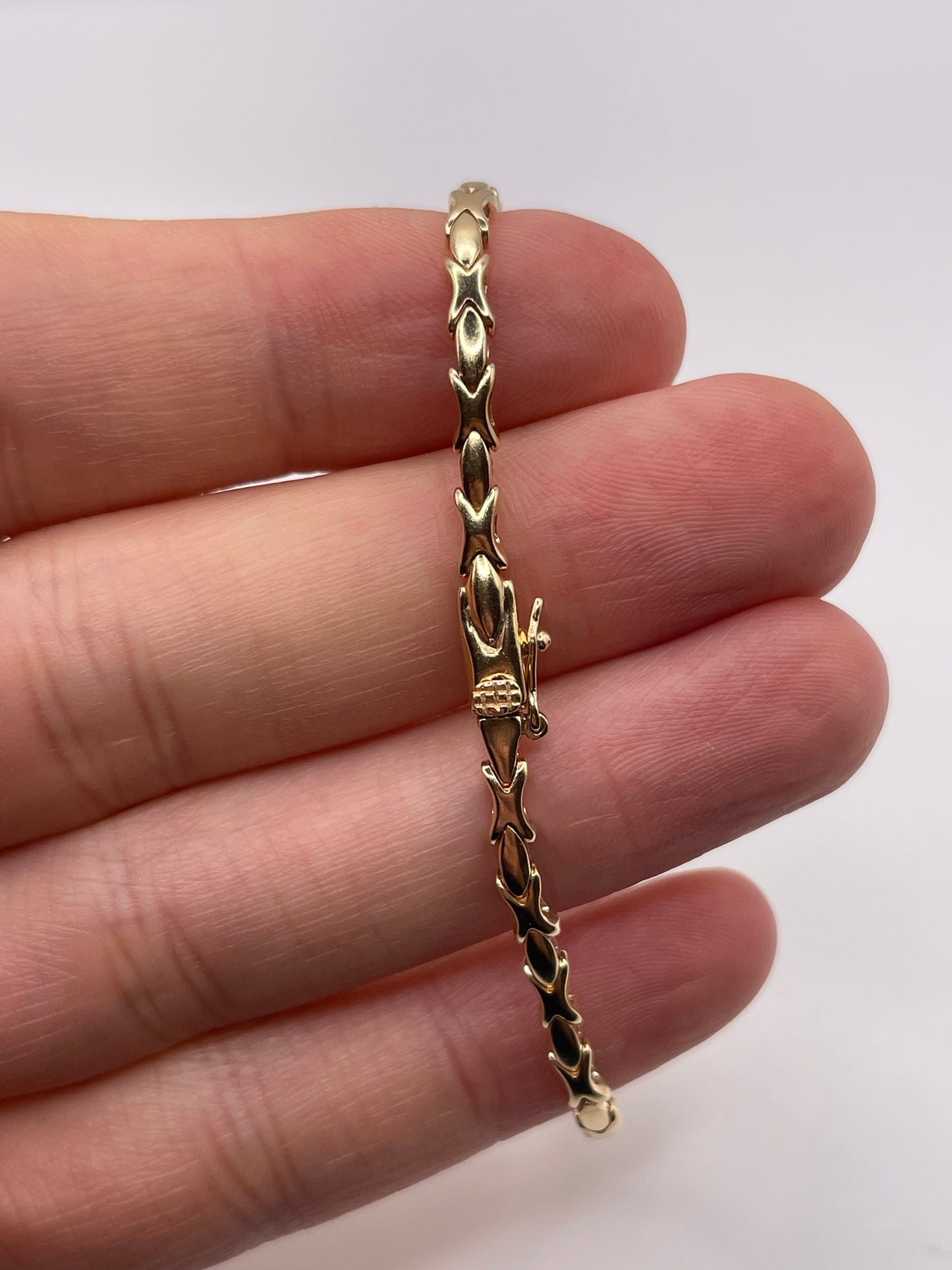 9ct gold sapphire and diamond bracelet