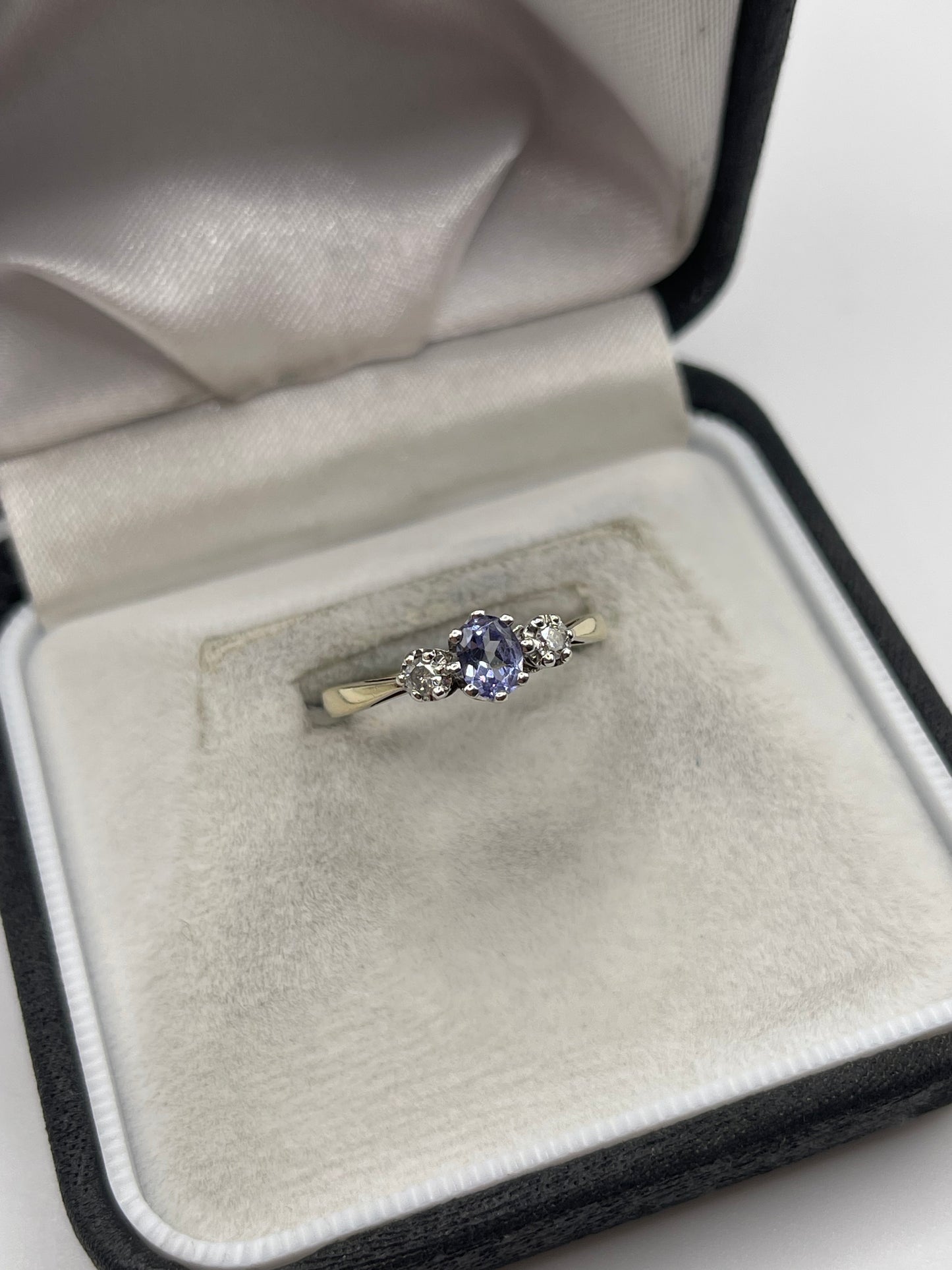 9ct gold sapphire and diamond ring