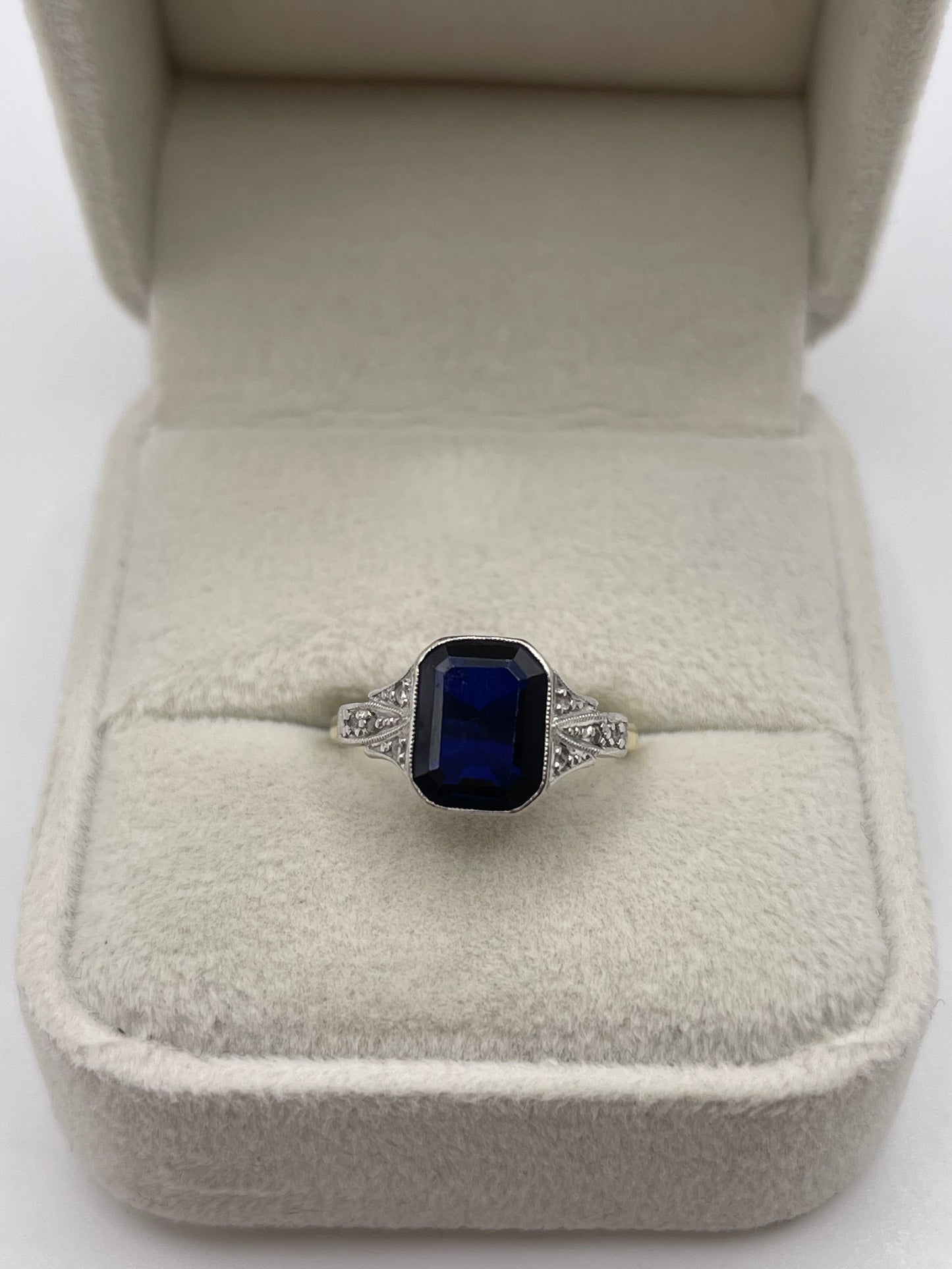 18ct gold platinum synthetic sapphire and diamond ring