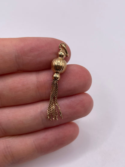 9ct gokd tassel pendant