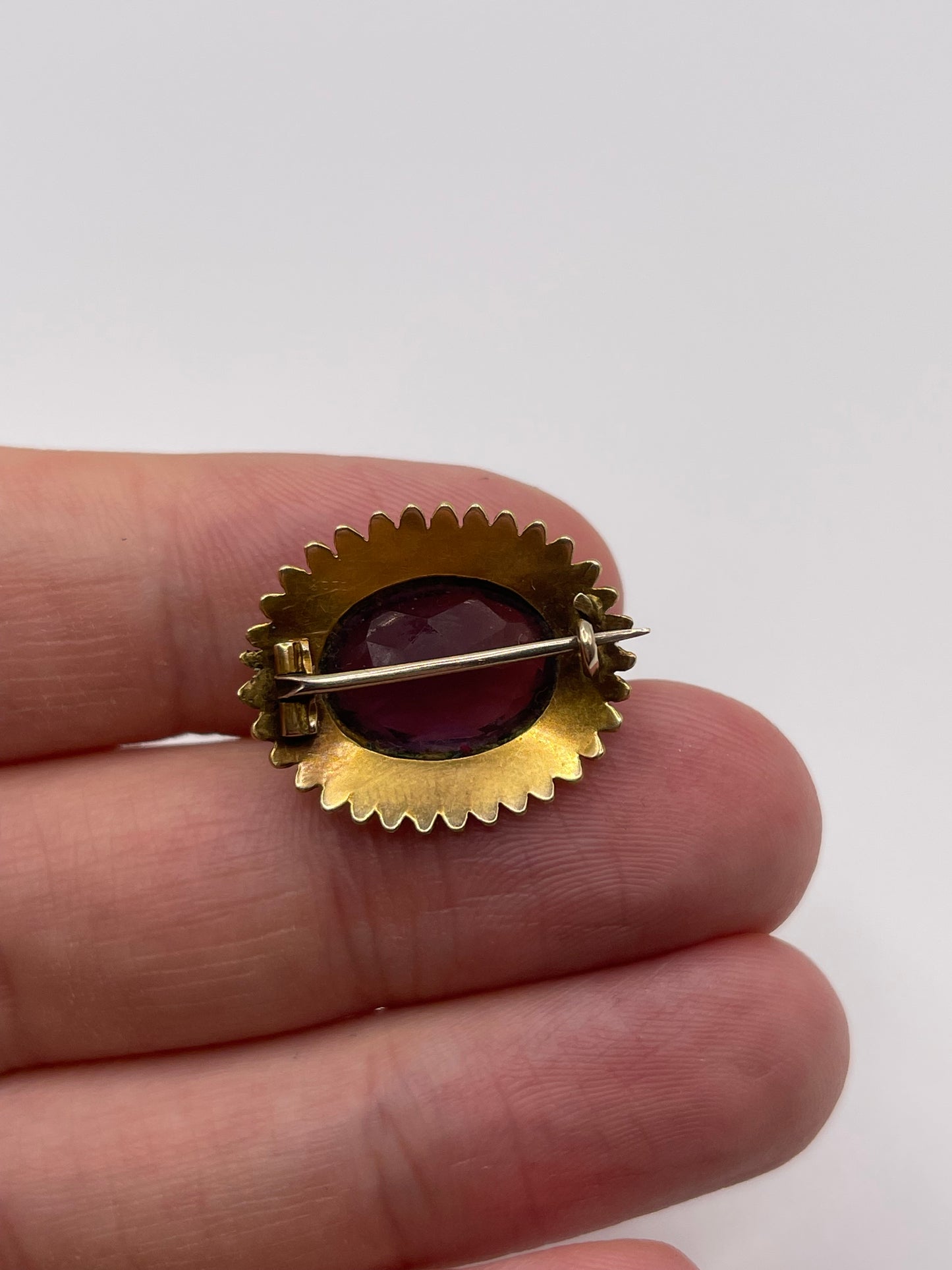 Antique 15ct gold amethyst brooch