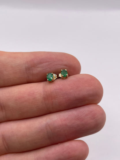 9ct gold emerald earrings