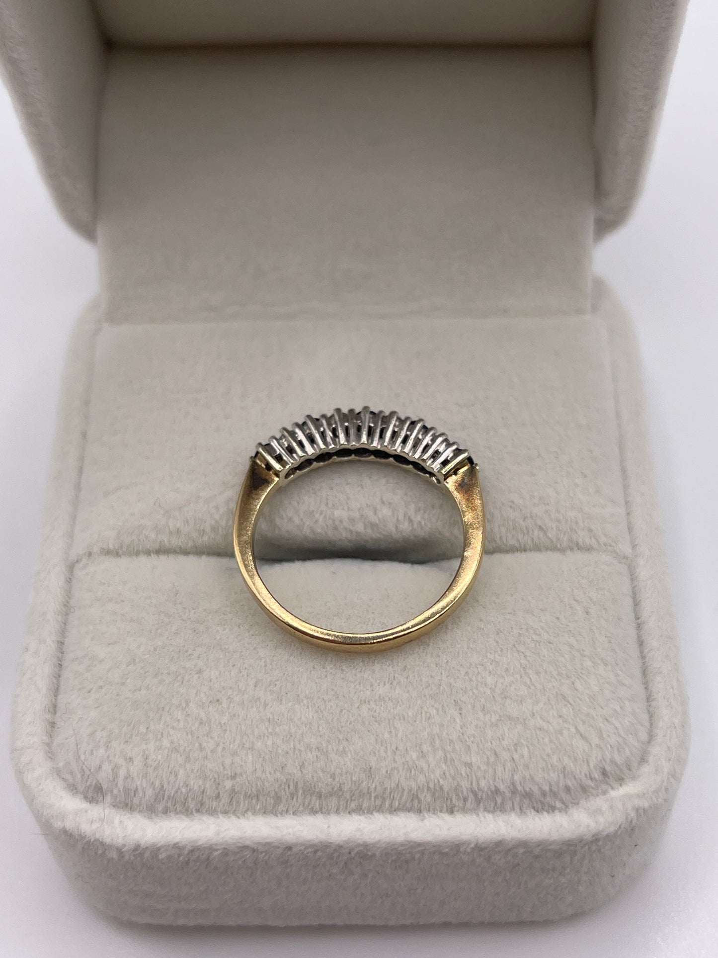 9ct gold sapphire and diamond ring