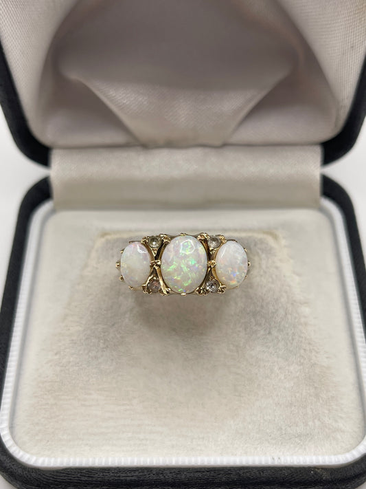 9ct gold opal ring