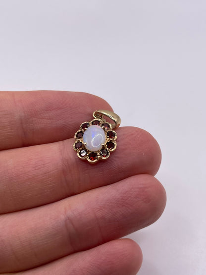 9ct gold opal and garnet pendant