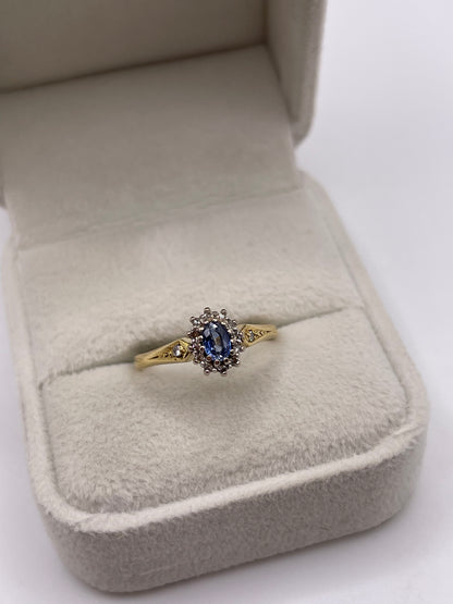 18ct gold sapphire and diamond ring