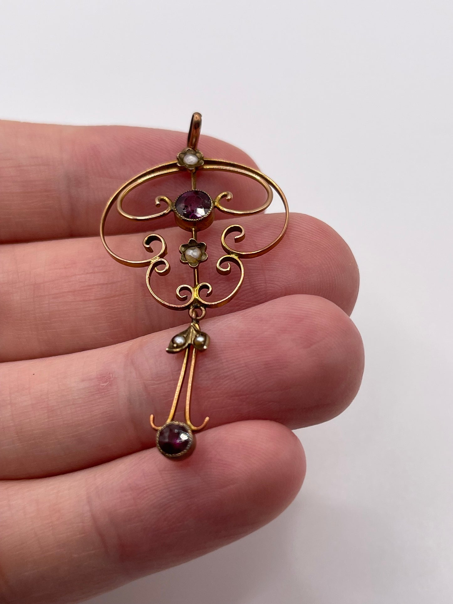 Antique 9ct gold garnet and pearl pendant