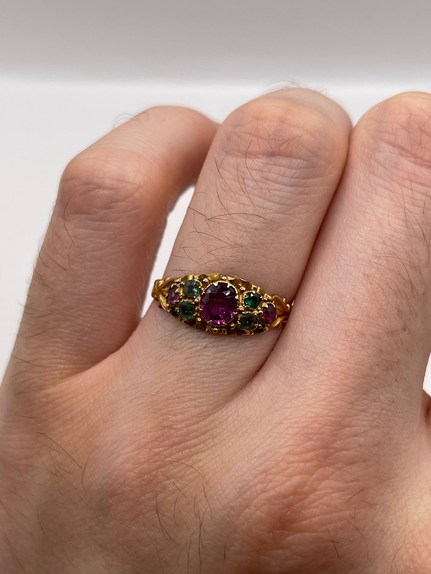 Antique 15ct gold garnet and emerald ring
