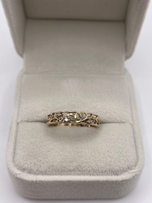 9ct gold diamond ring
